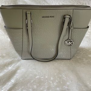 ** NEW** Michael Kors Charlotte Large Zip Top Tote